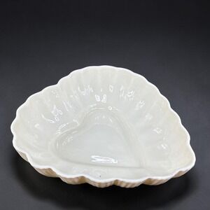 Belleek Ireland Heart Shaped Scalloped Shell Dish Bowl Gold 6th Mark 6in VTG